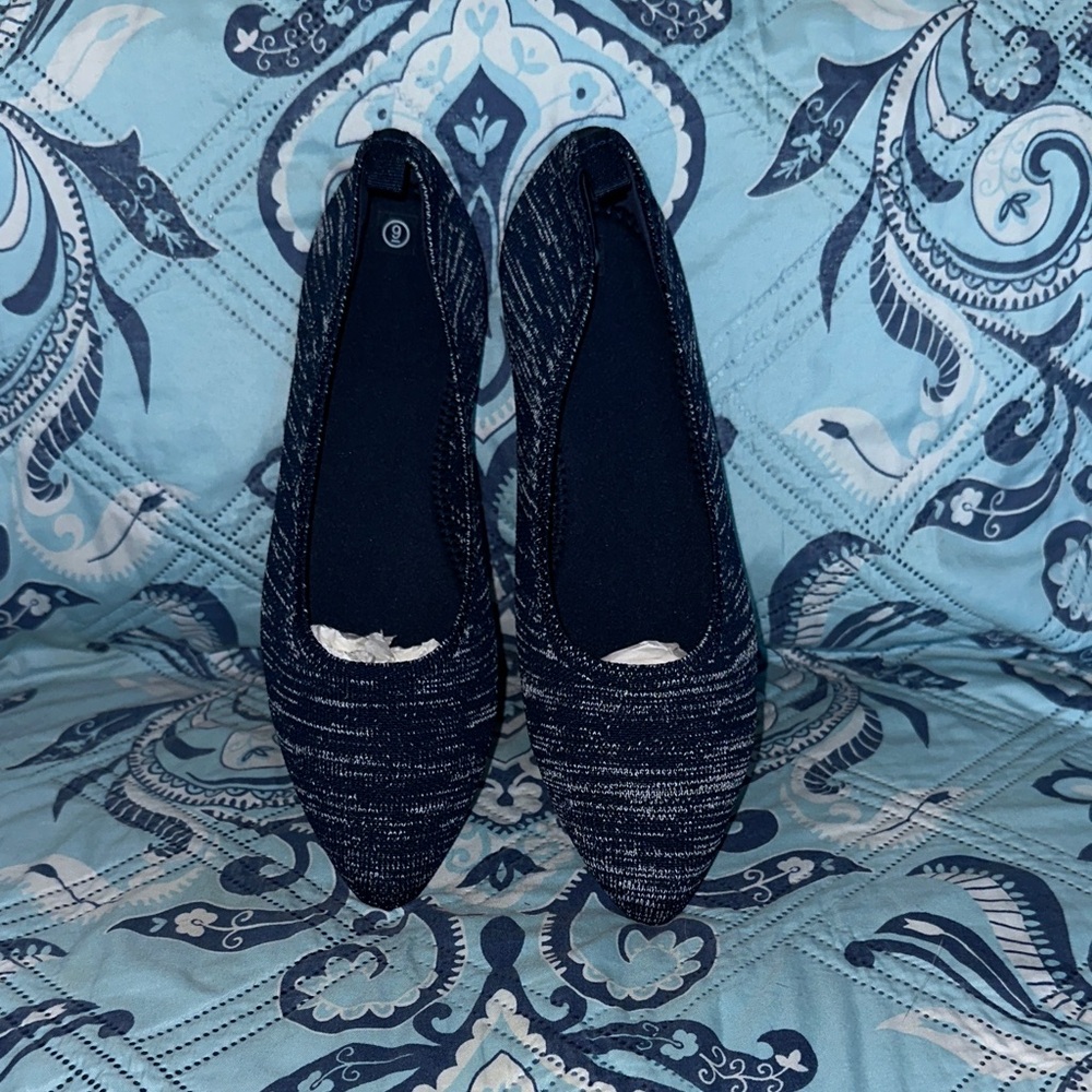 Calling all Office queens!! New Navy Women's Flats
